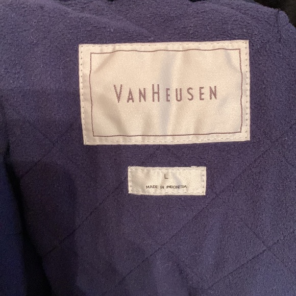 VAN HEUSEN SIZE L BLUE QUILTED ZIP VEST - Picture 9 of 9